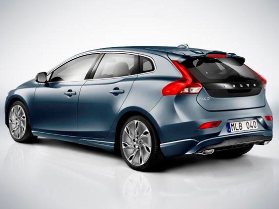 volvo v40 image 2