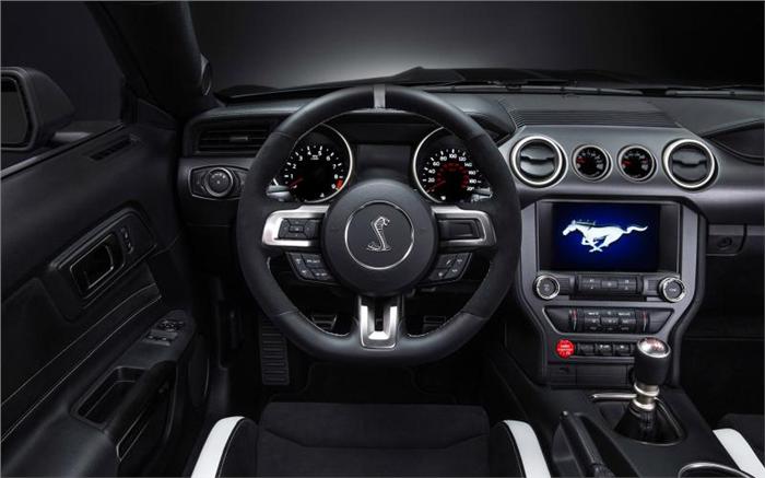 Ford Mustang GT350R Photos 3