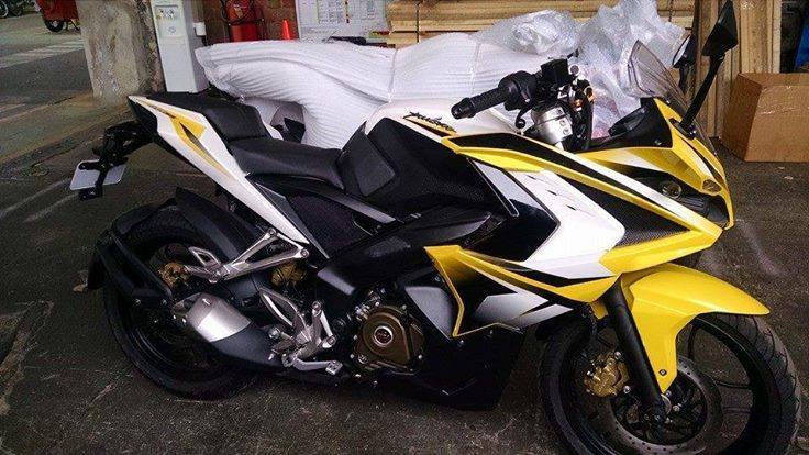 Bajaj Pulsar 200 SS