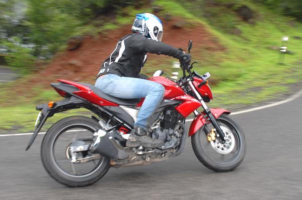 Suzuki Gixxer Red 2