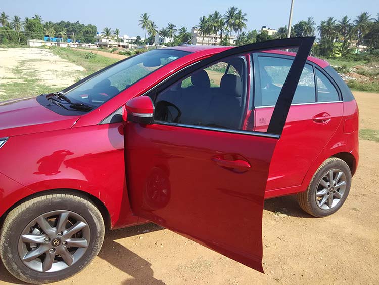 Tata-Bolt-Doors