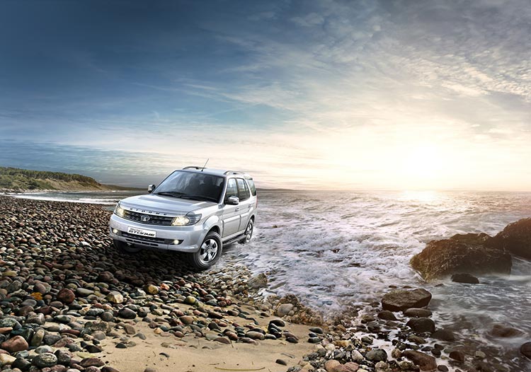 New-Tata-Safari-Storme_Front-3-4th-Seashore-Shot_Final_V4-lw