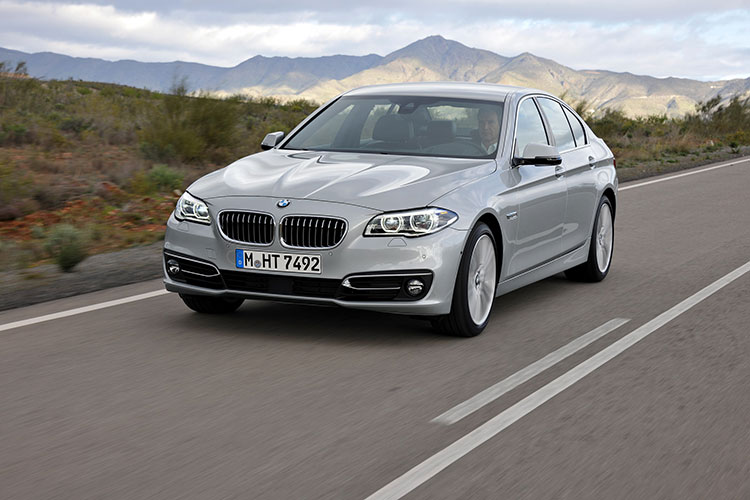 BMW 5 Series Photo 2