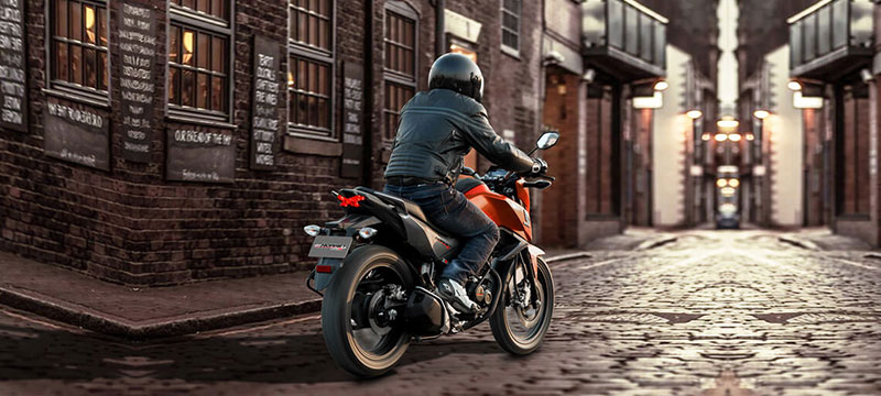 Photos of CB Hornet 160R from Honda