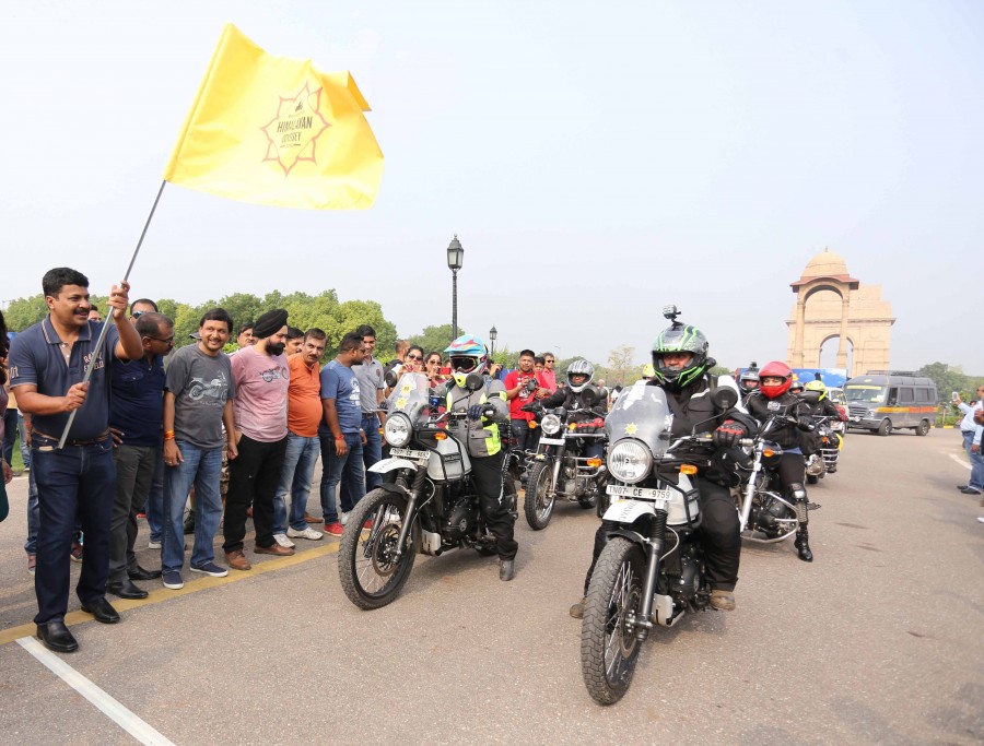First Ho-W being flagged off at India Gate on Saturday