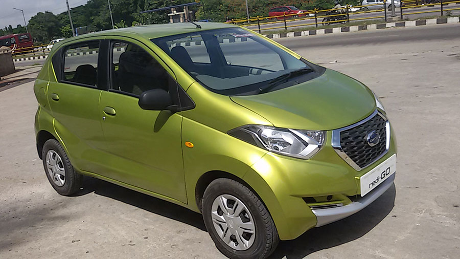 Datsun Redi-go side view photo