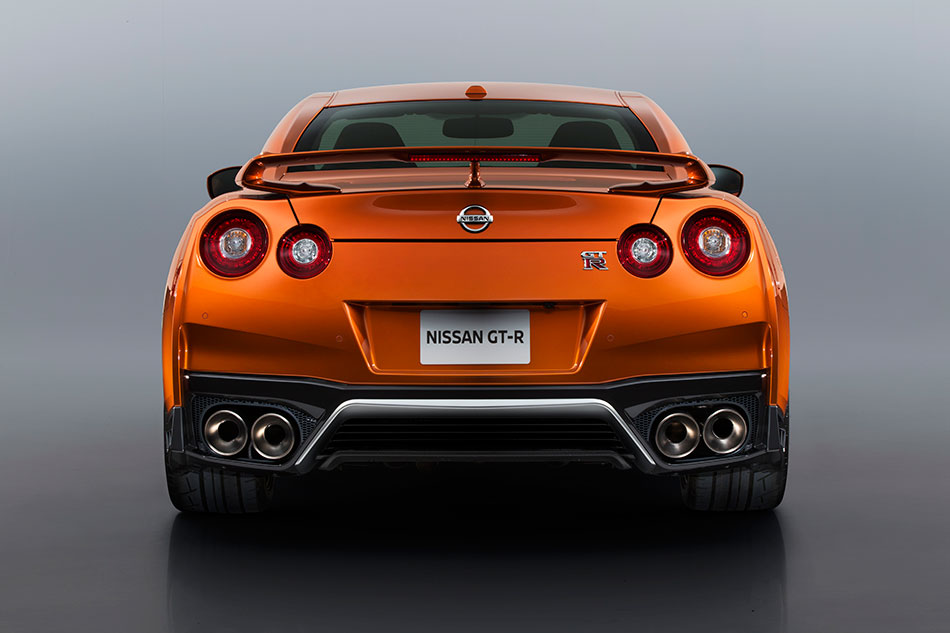 2017 Nissan GT-R Photos (Exterior)