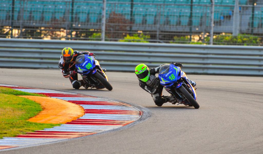 Vivian Aaron in Suzuki Gixxer Cup