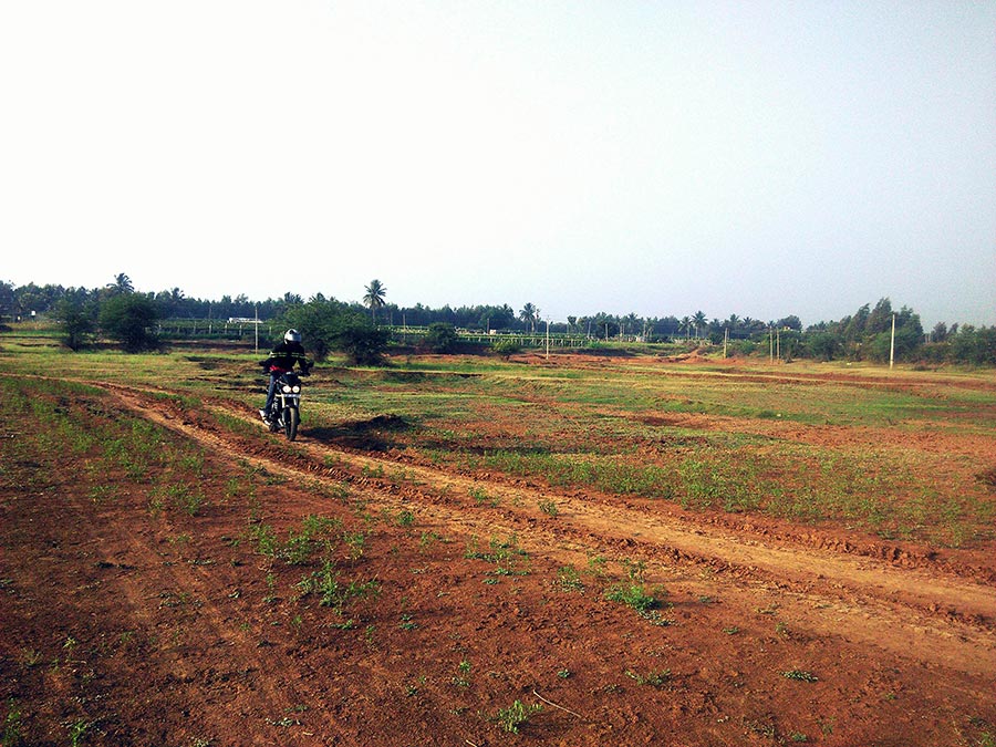 Mahindra-mojo-review