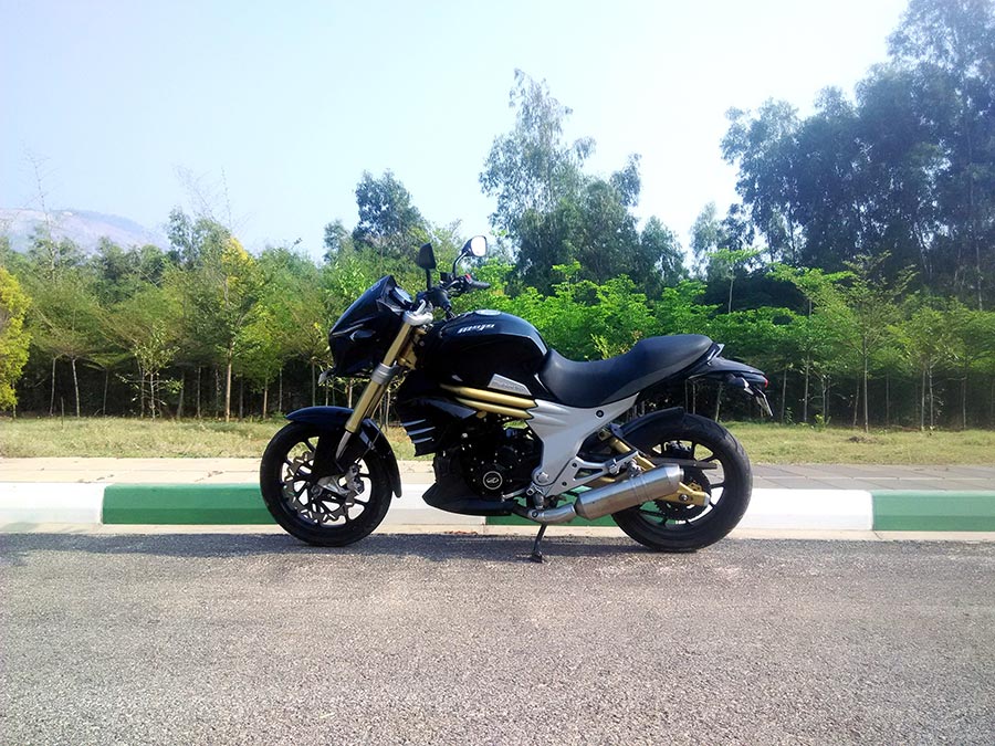 Mahindra-mojo-review