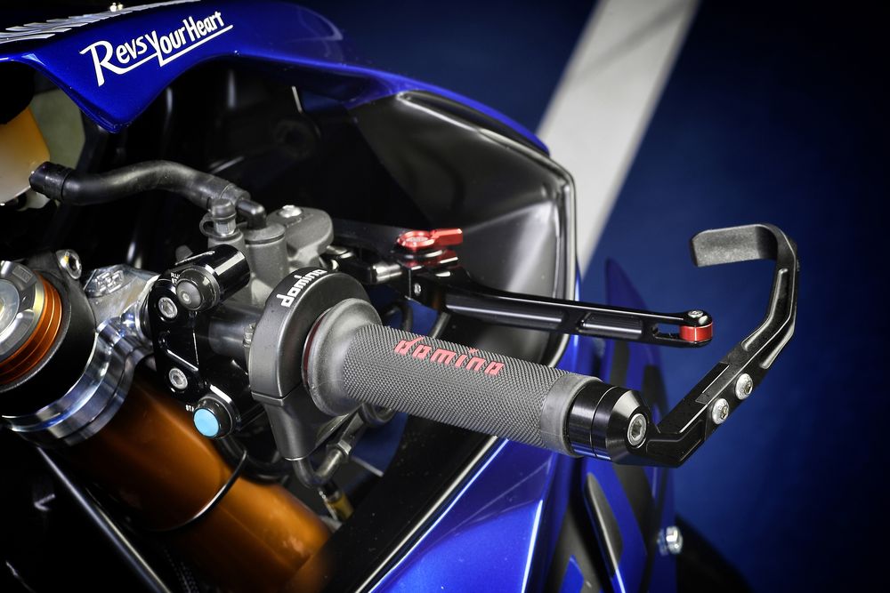 yamaha-r6-photos-accelerator