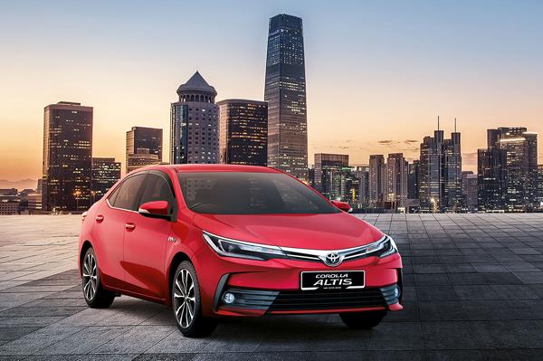 2017 Toyota Corolla Altis Photos