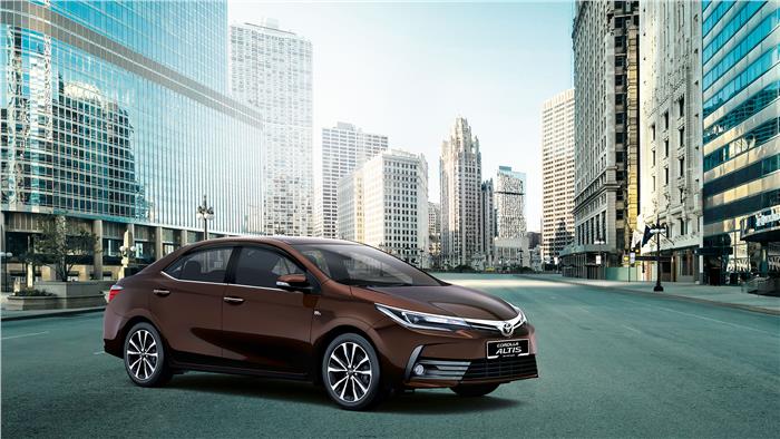 2017 Toyota Corolla Altis Pictures