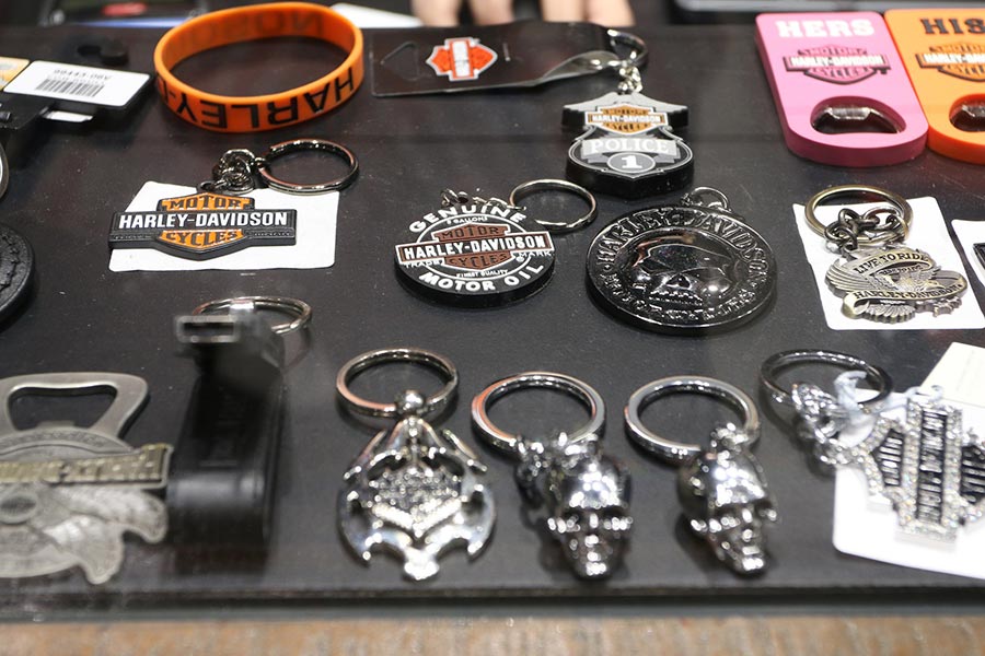 harley-davidson-launches-maiden-merchandise-showroom-at-mumbai-airport-_4