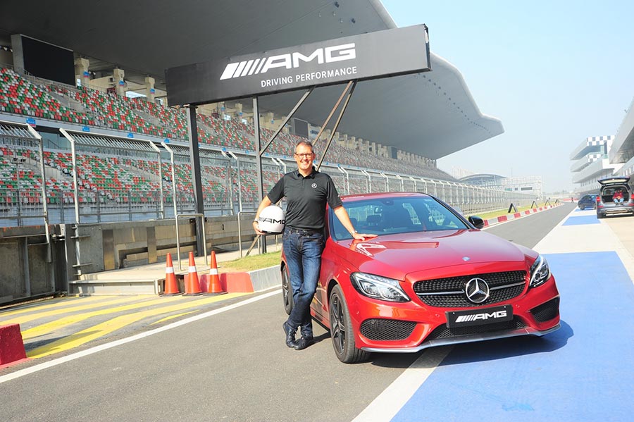 mercdedes-benz-amg-driving-performance-sprint