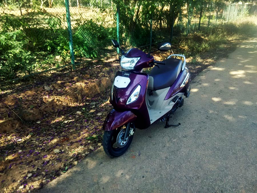 tvs-jupiter-front-side-view