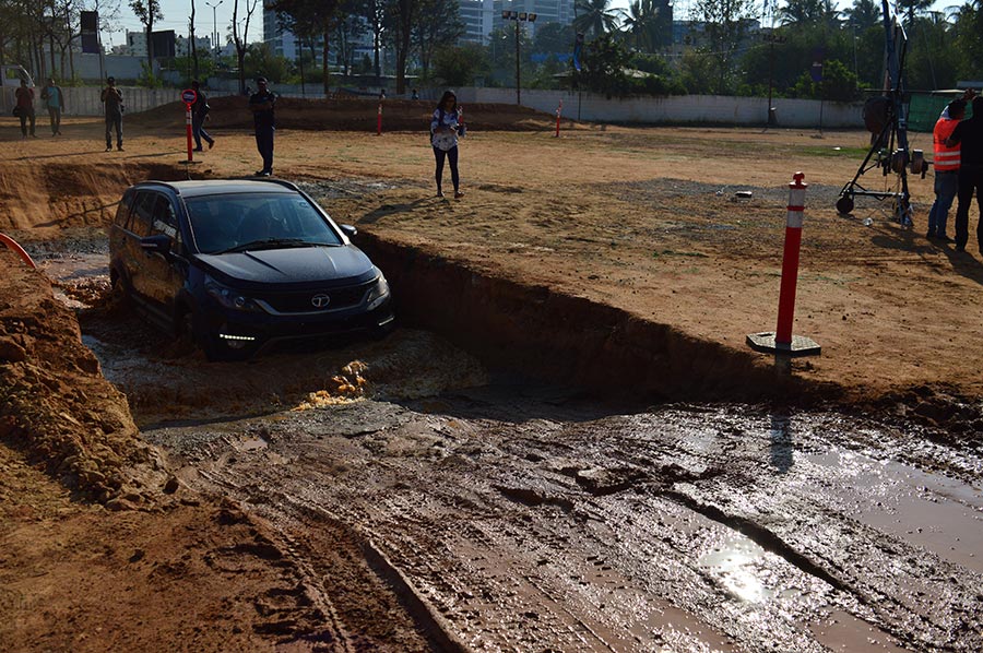 tata-hexa-offroad-2