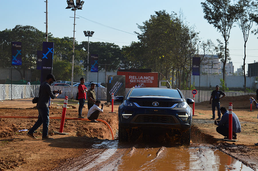 tata-hexa-offroad-3