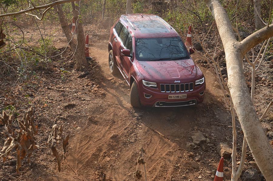 Jeep-Grand-Cherokee-Off-Road-Photos