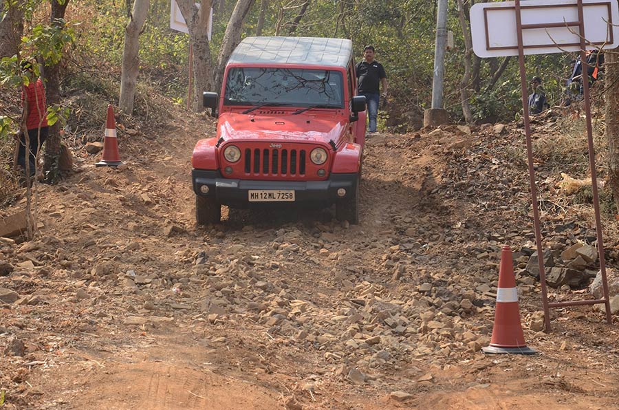 Jeep-Wrangler-OffRoad-Photos