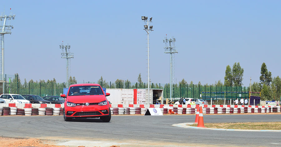 Volkswagen-GTI-Red-Car-Photos