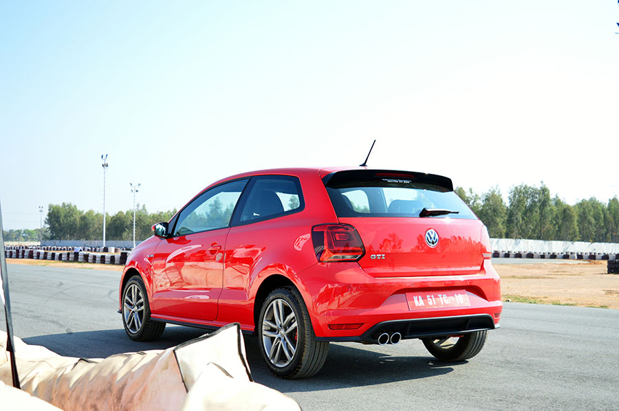 Volkswagen-GTI-Red-Rear-Photo