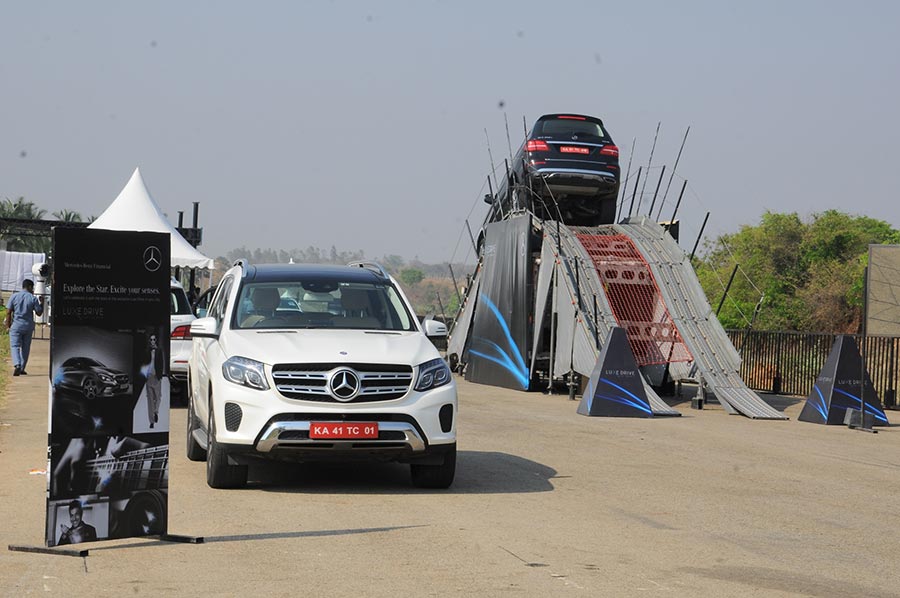 Expert-drivers-showcasing-various-vehicle-dynamics-and-features-of-Mercedes-Benz-cars-at-Luxe-Drive-Bangalore-(1)