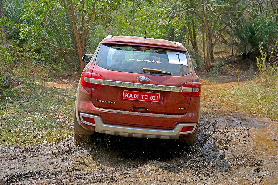 Off-road-Ford-Endeavour-Photo-5