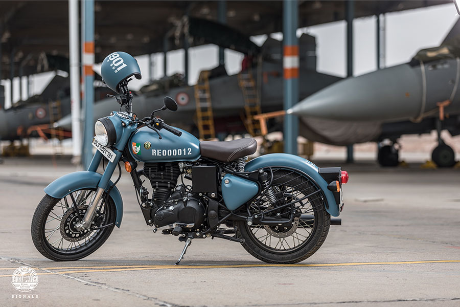 Royal Enfield Classic 350 Airbourne Blue Color Option