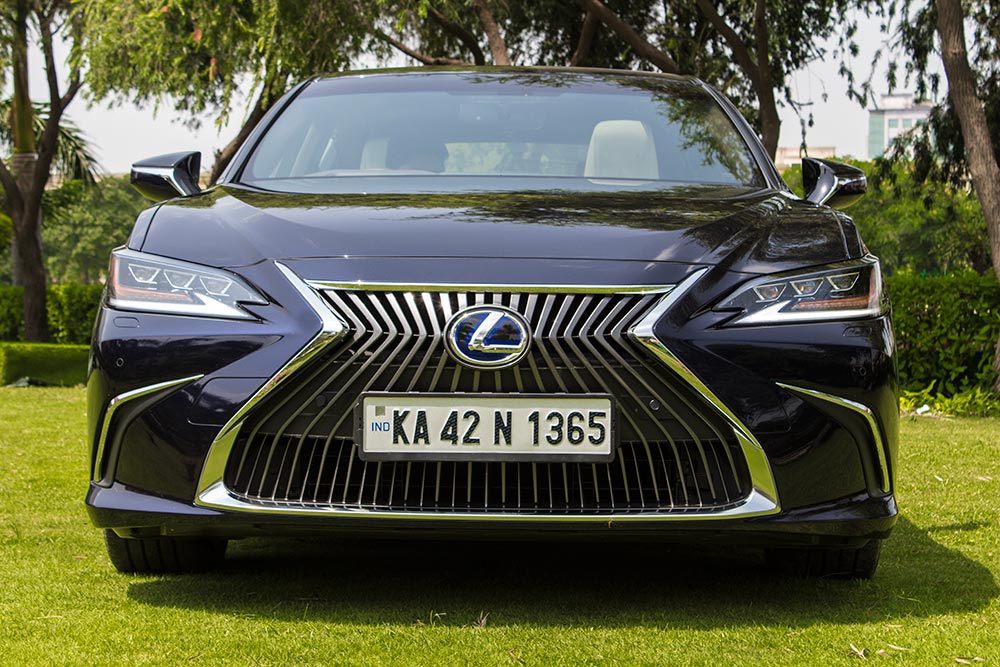 Lexus ES 300h - Front Spindle Grille