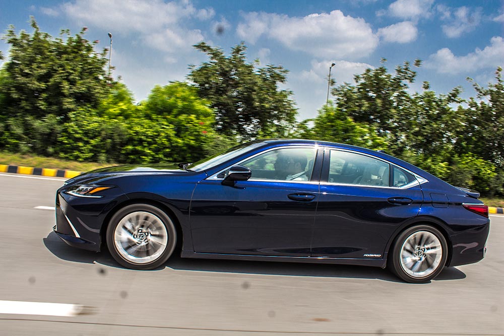 Lexus ES 300h Sedan Nody Type