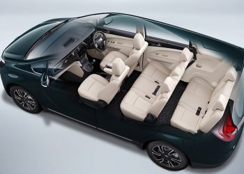 Mahindra Marazzo M8 variant - 8 Seater Configuration