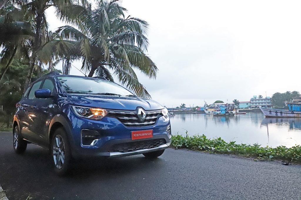 Renault Triber Photo Blue