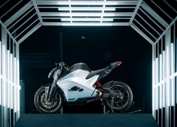 Ultraviolette F77