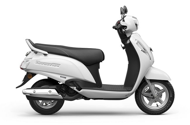 2023 Suzuki Access 125 White Color Option (Pearl Mirage White) 2023 Access 125 Pearl Mirage White Glossy White