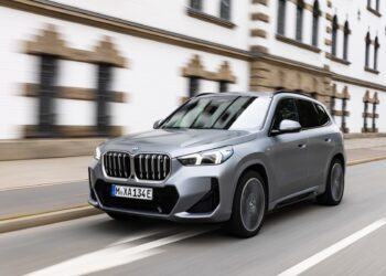 BMW iX1