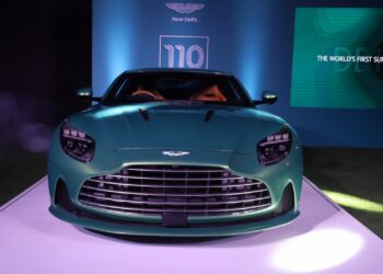 Aston Martin DB12