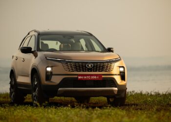 2025 Tata Safari Petrol Variant