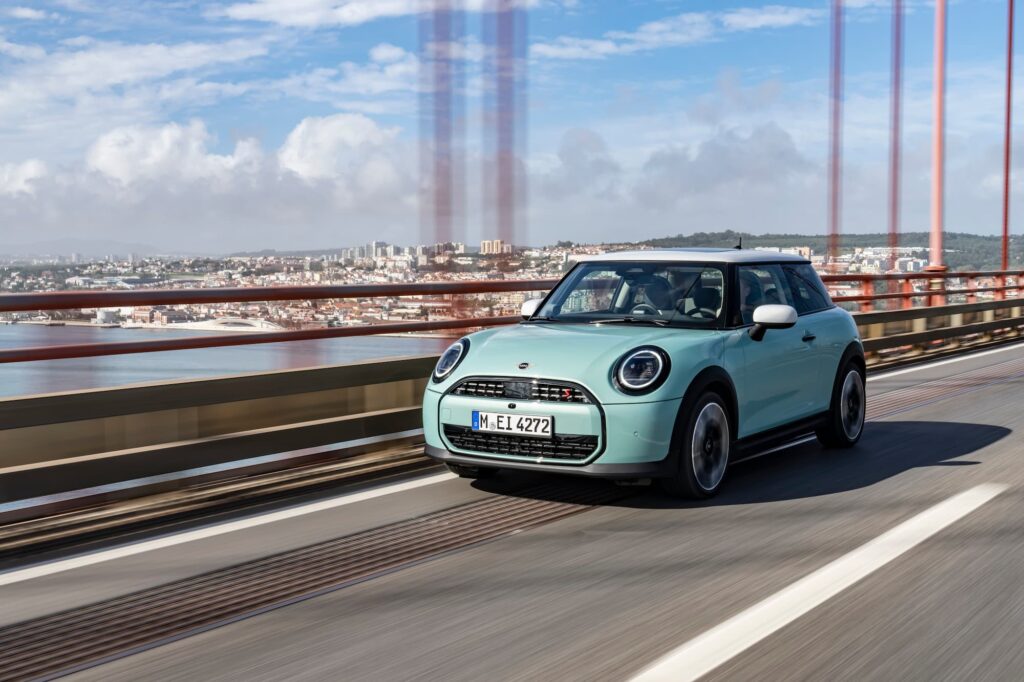 180-Day Price Protection – Refund if MINI reduces prices