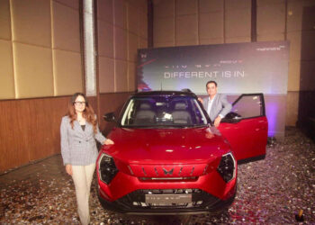 Mahindra XUV 3X0 REVX Edition